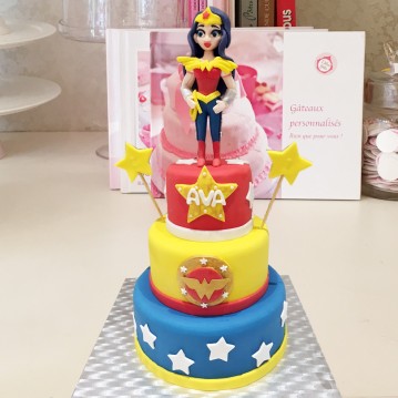 Gâteau Wonder Woman sculpture