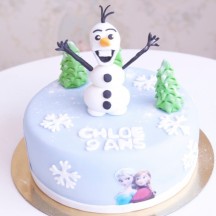 Gâteau Reine des neiges - Olaf et sapins